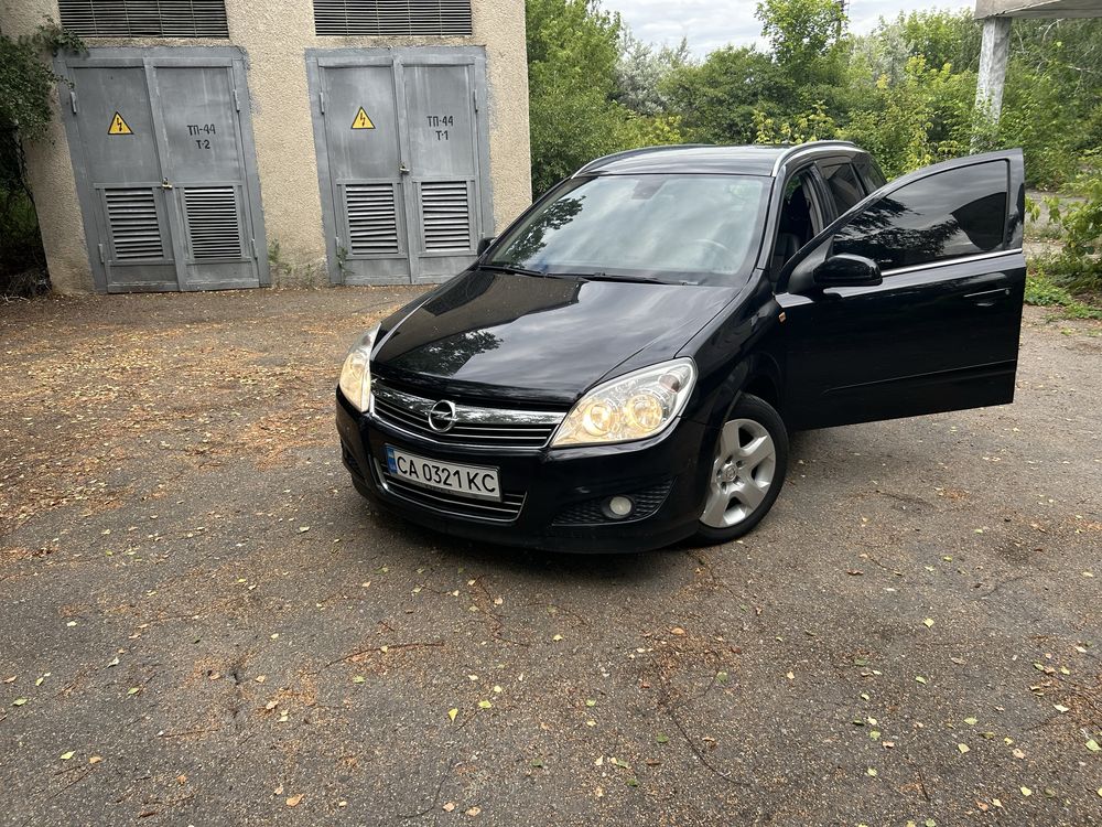 Opel Astra H в гарному стані