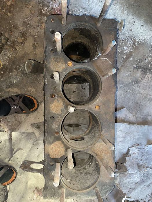 Блок МТЗ Беларус, маховик та інші запчастини до двигуна