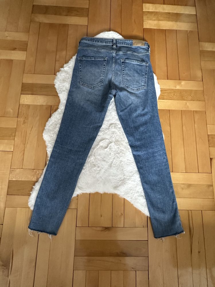 Spodnie jeansowe 38