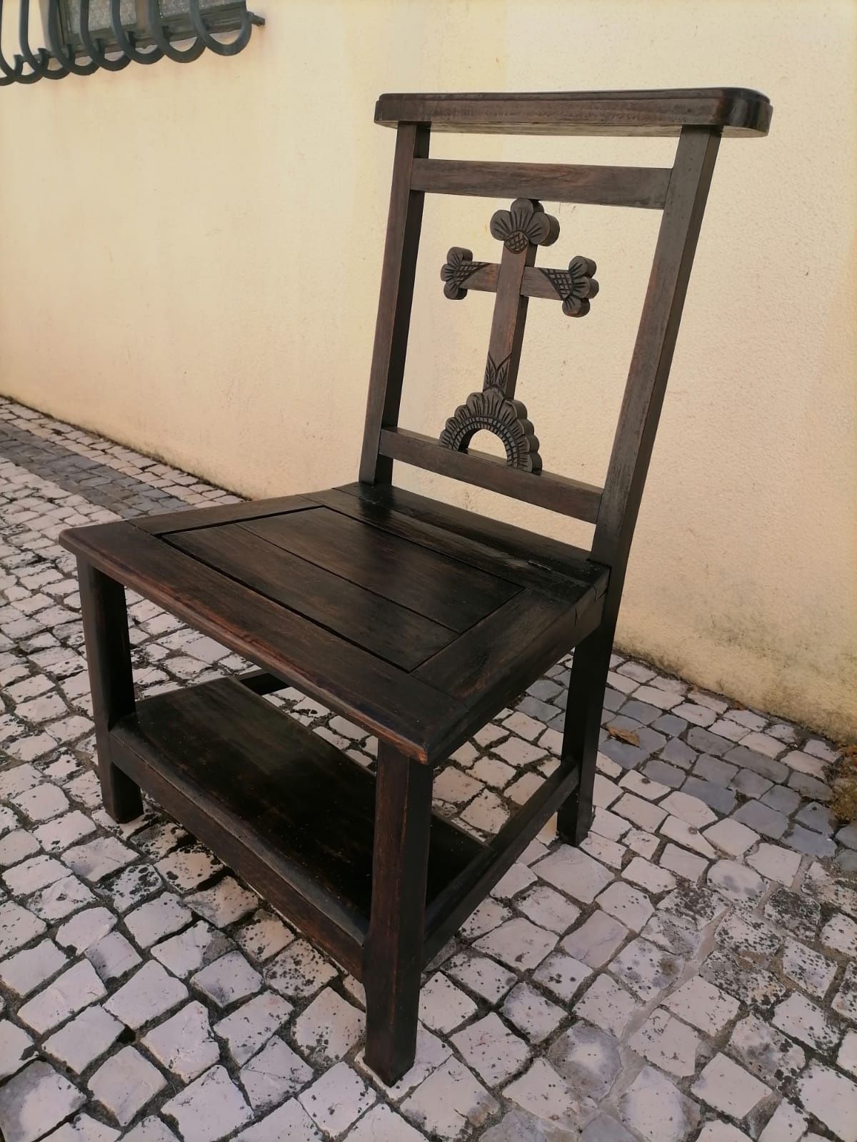 Cadeira genefletoria em madeira maciça
