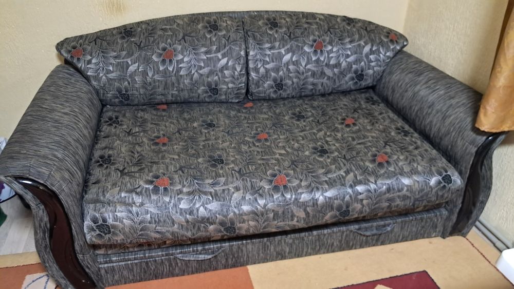 Диван двухспальный