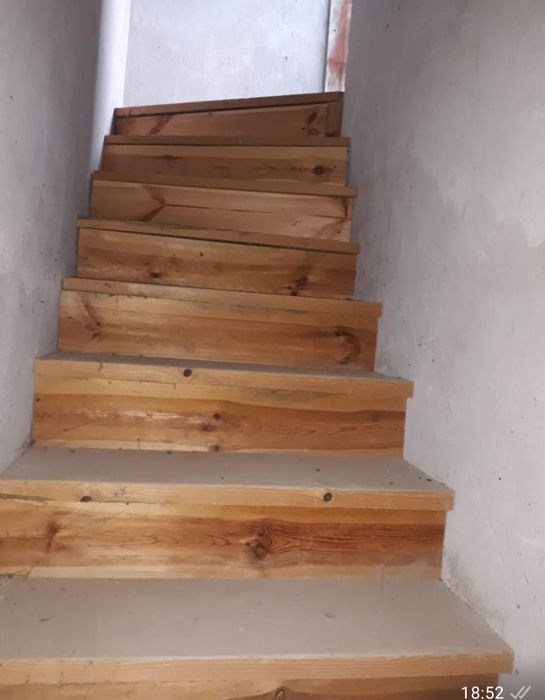 Продам двоповерховий будинок  селищі Петрове
