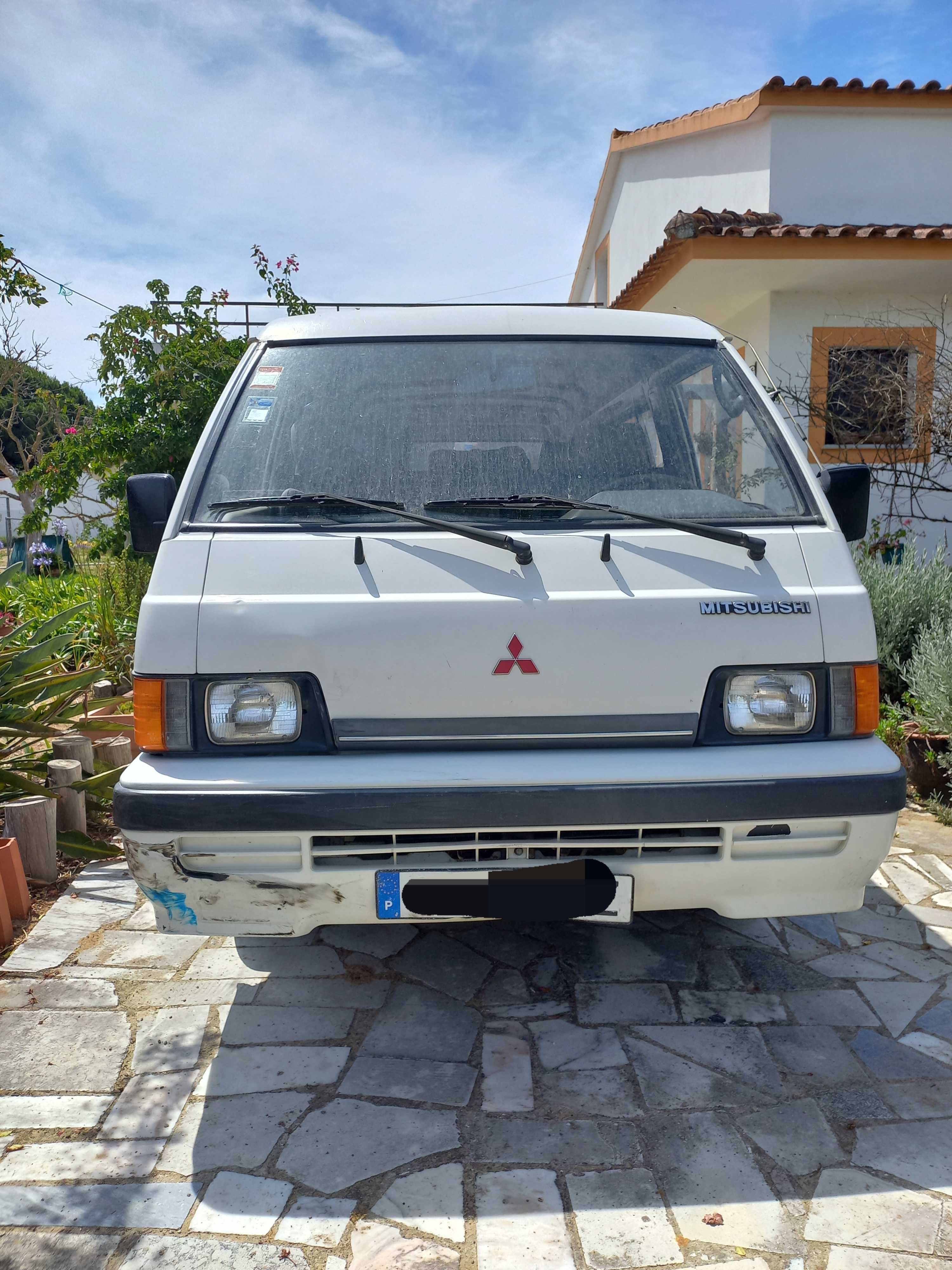 Mitsubishi L300 6 lugares