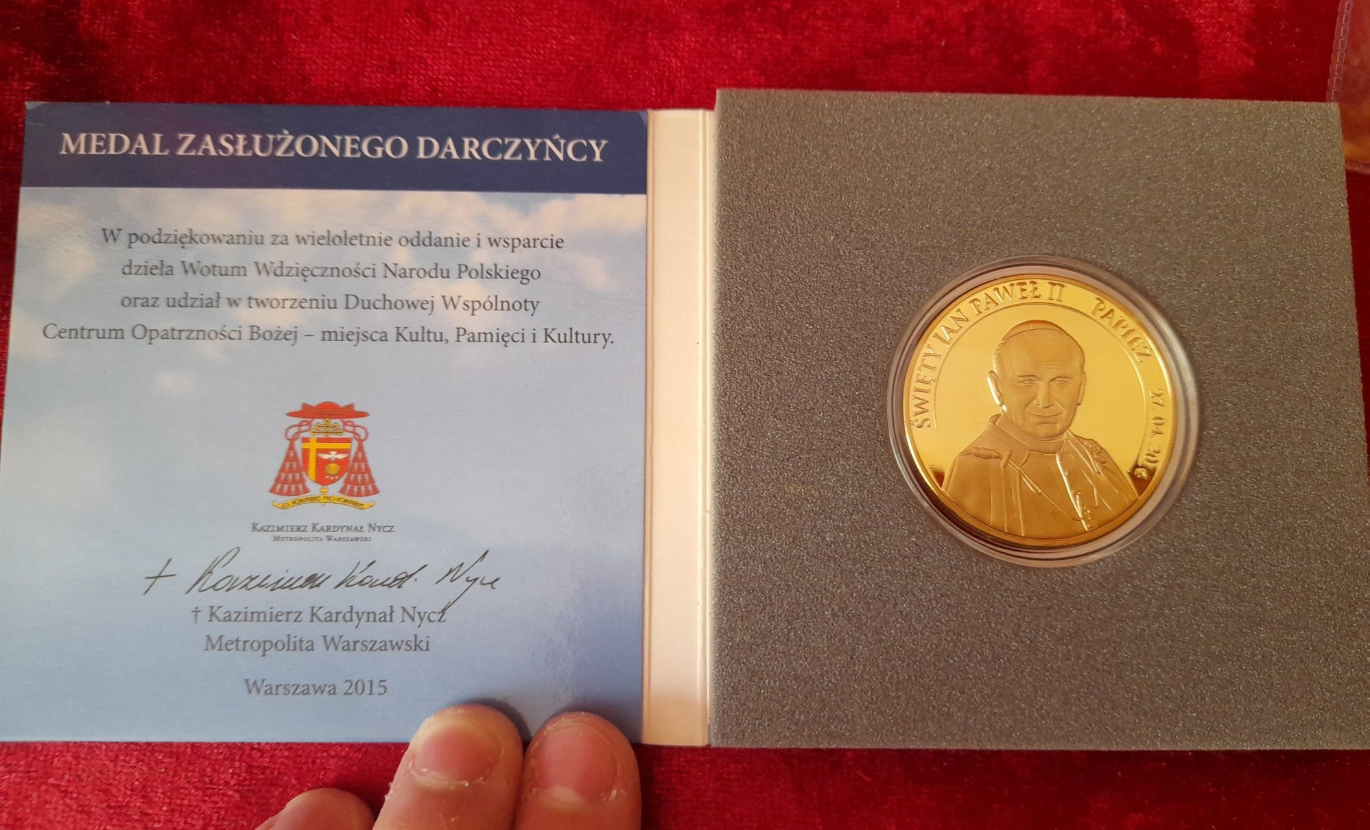 Medal zasłużonego darczyńcy centrum opatrzności Bożej