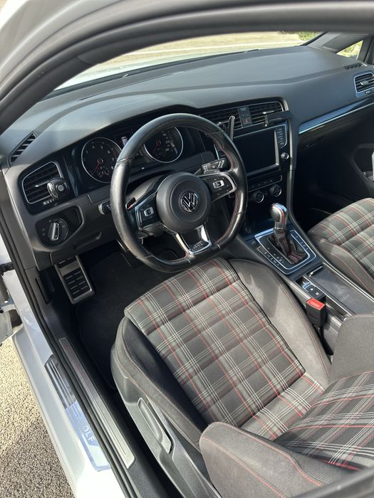 VW Golf GTI VII Performance DSG (230cv)