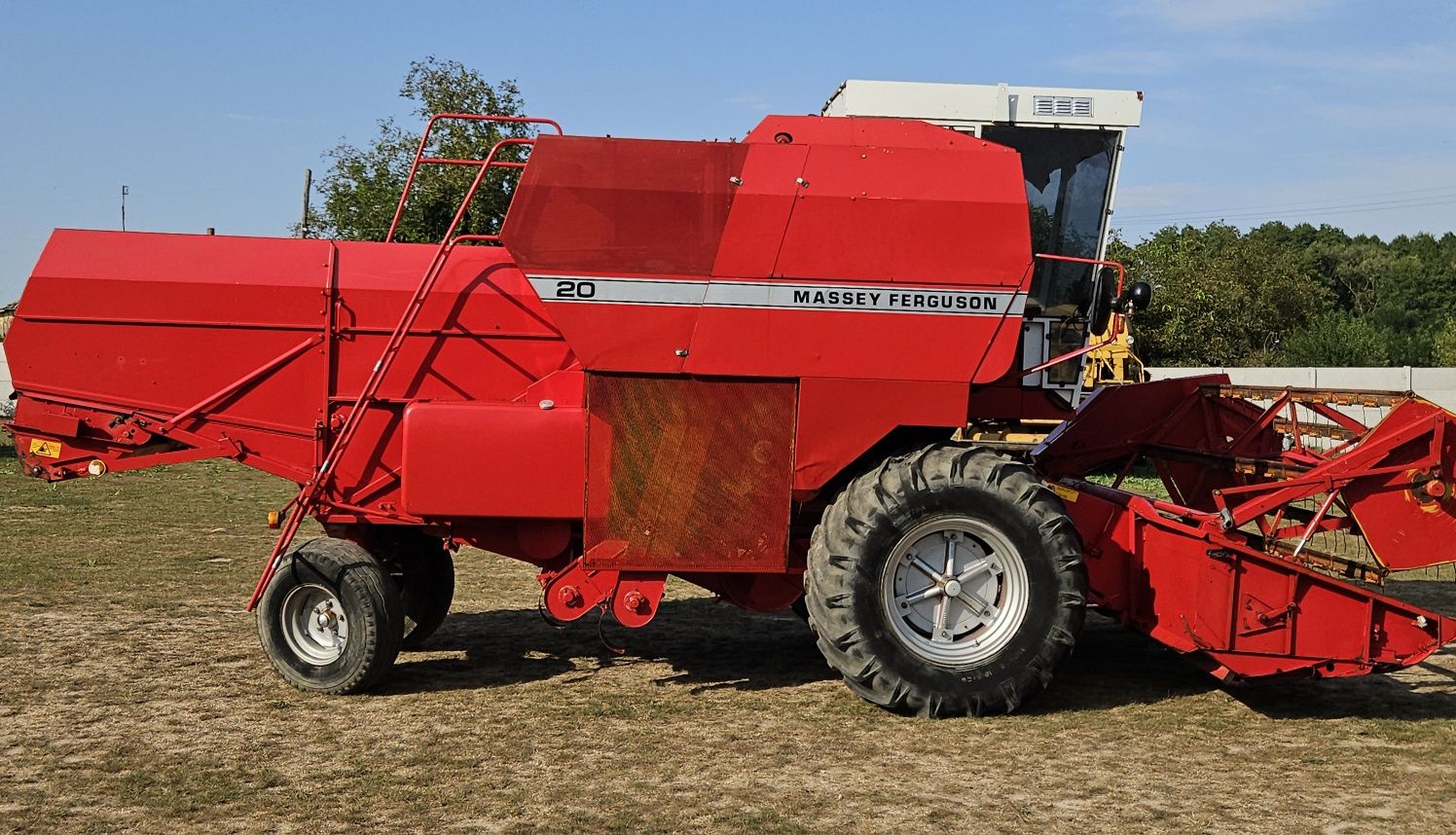 Комбайн Massey ferguson 20 з Фінляндії