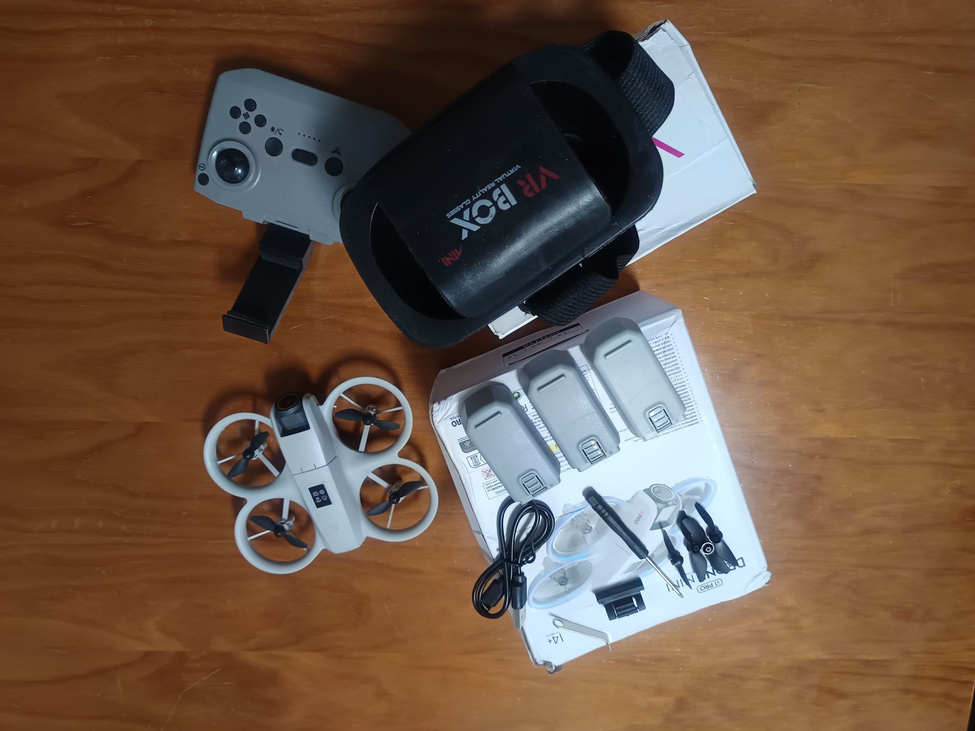 Mini drone i1 PRO com 3 Baterias e VR Glasses