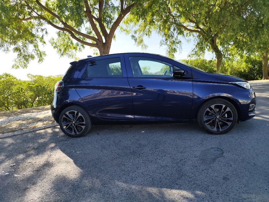 Renault ZOE R135 52Kwh Iconic 05/2023

18mil km