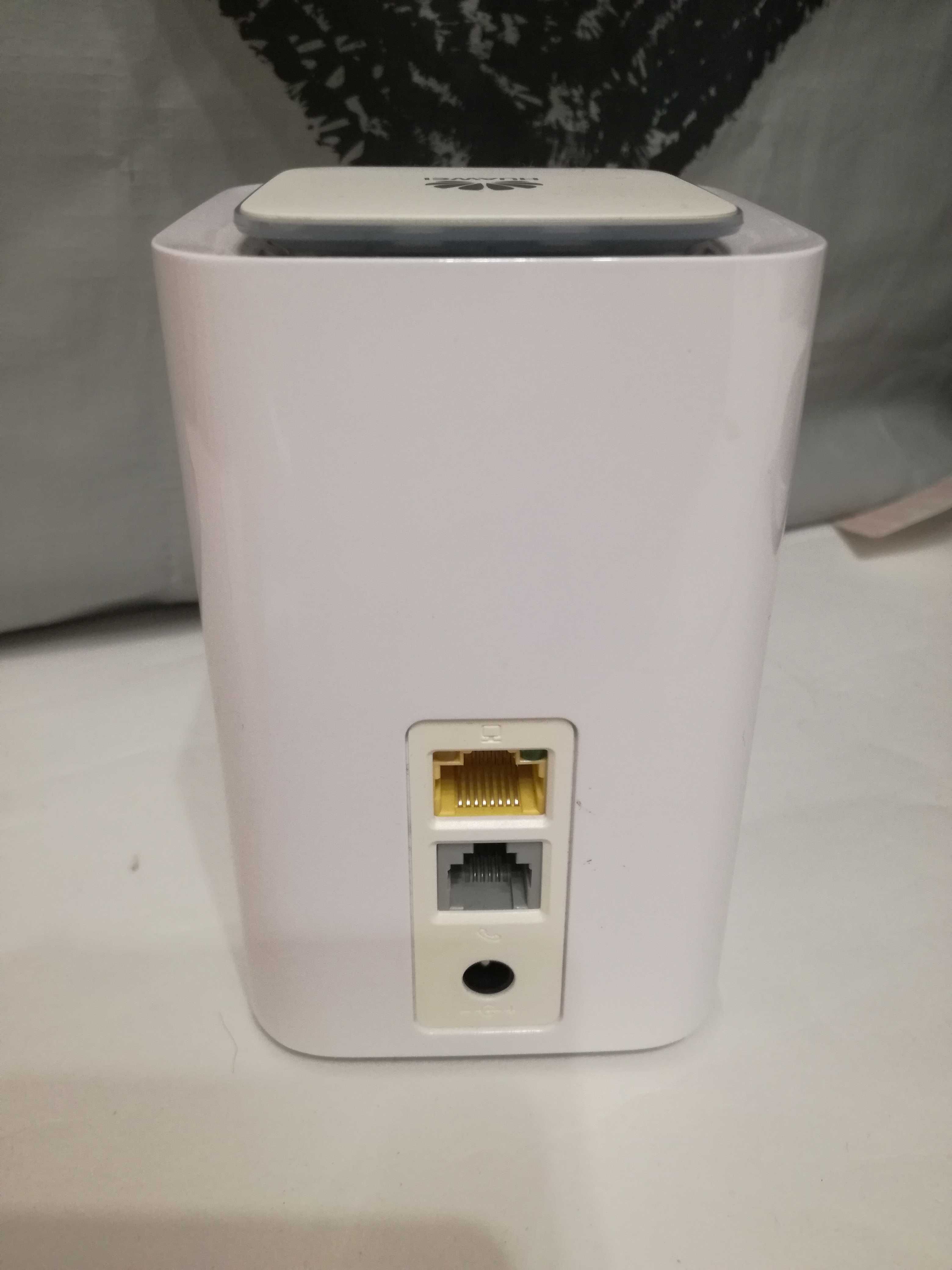WiFi роутер huawei lte cube e5180