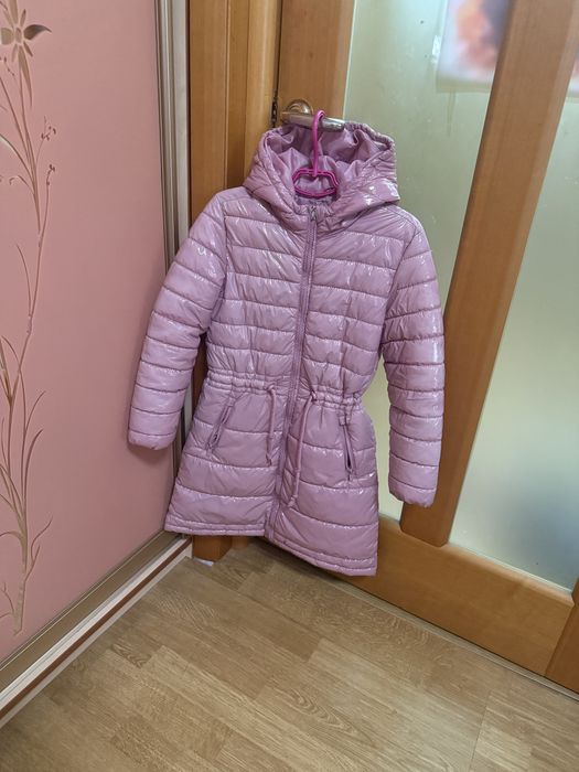 Продам демі пальто на дівчинку