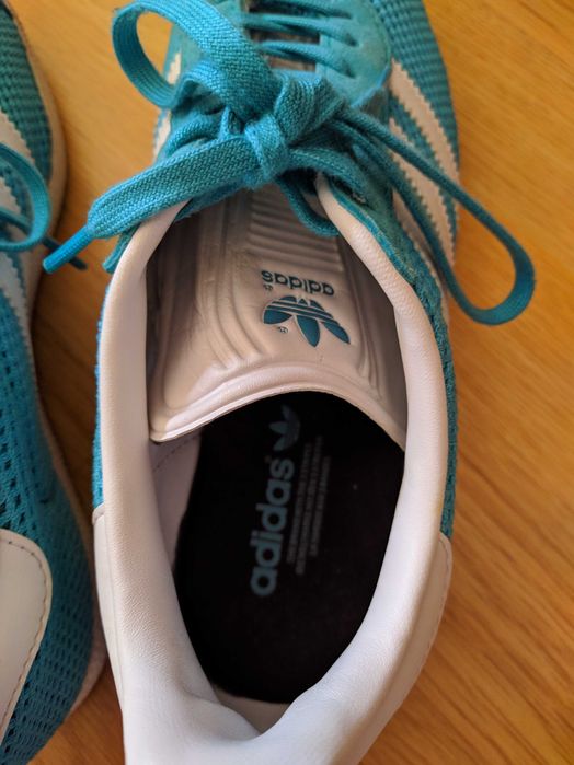 Sapatilhas azuis adidas gazelle