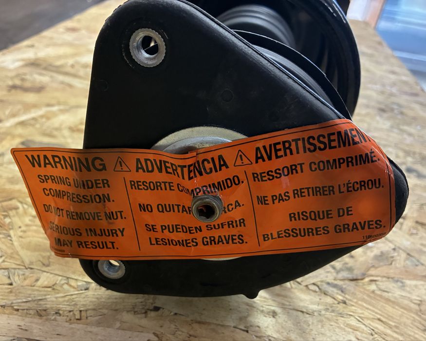 Амортизационная стойка в сборе Ford Focus