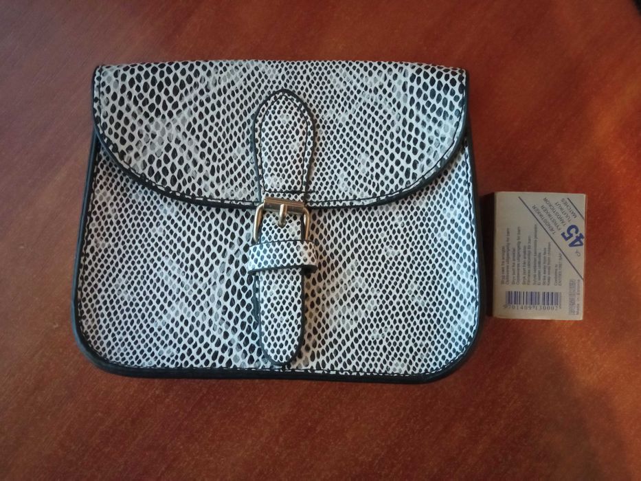 Сумочка на пояс женская.