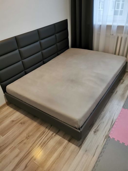 Łóżko sypialniane - stelaż plus materac - 140cm x 200cm - Polecam!