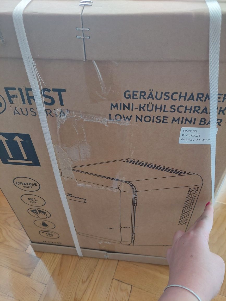 Lodówka FIRST AUSTRIA Orange 40 L
