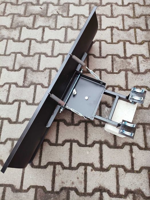 Pług do śniegu do kosiarki traktorka