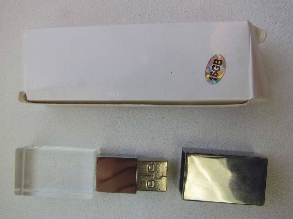 Креативные флеш-накопители 8GB и 16GB новые