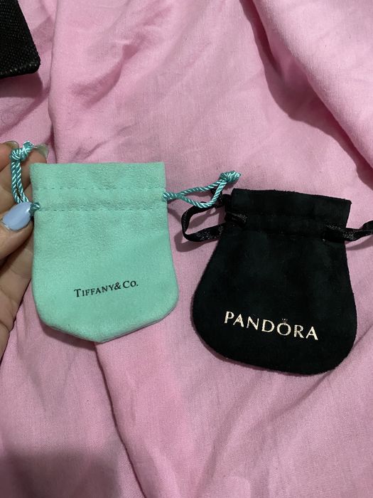 Sacos de joias e caixa