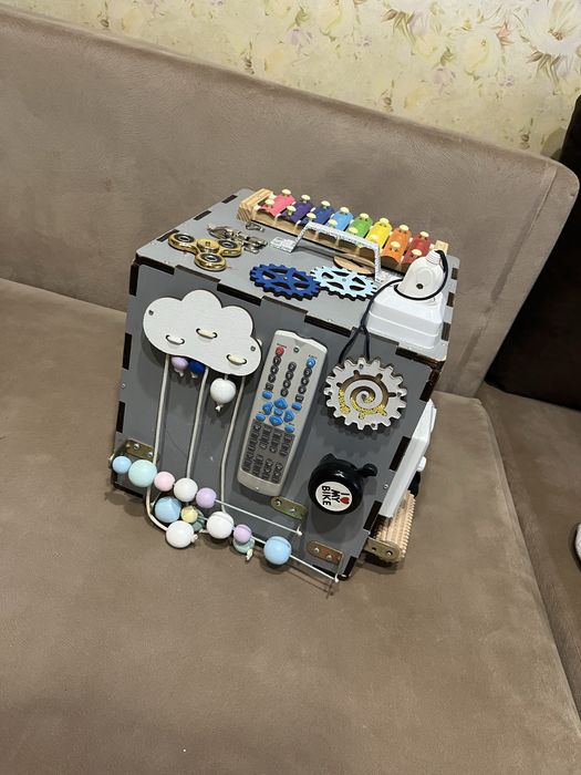 Продам бізі куб!