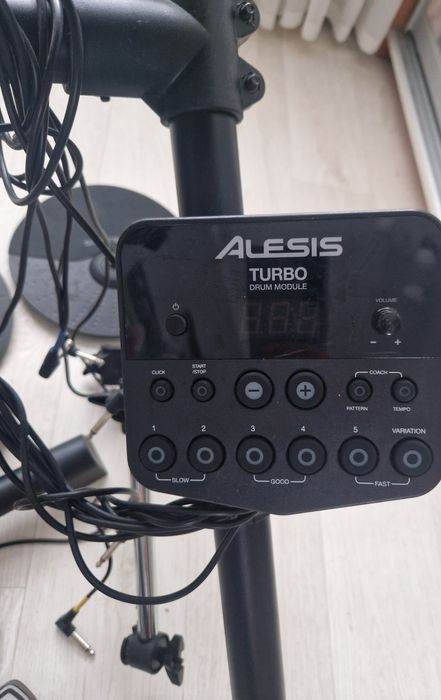 Продам барабани Alesis