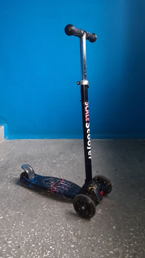 Дитячий самокат Scale Scooter MAXI Блискавка Кола