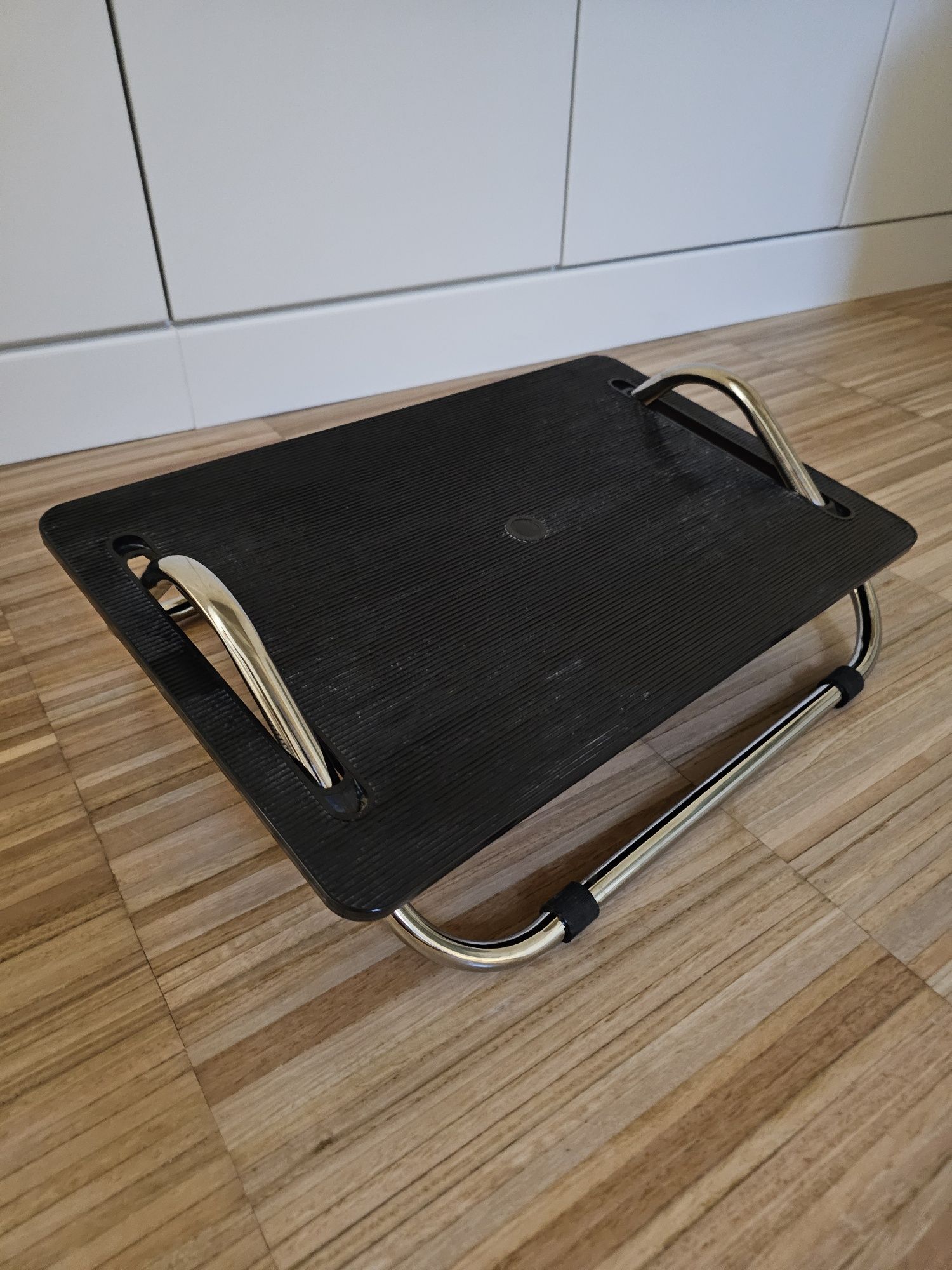 Suporte: de monitor e apoio pés