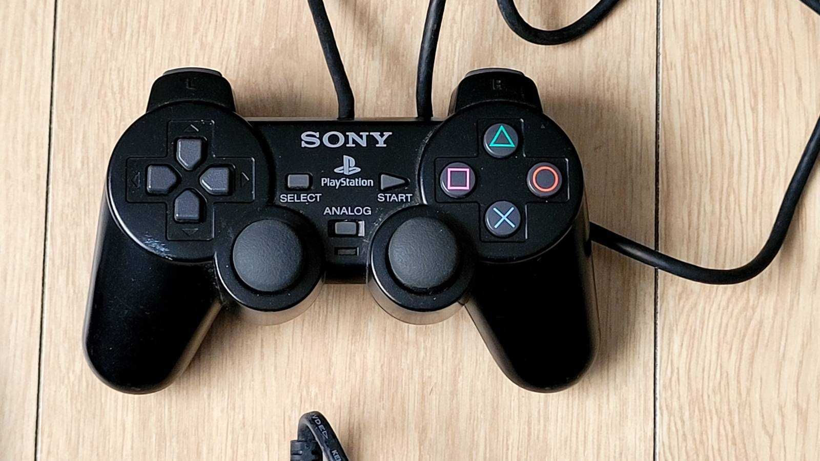 Playstation 2 BDB, karta 8MB, kable, wszystko oryginalne, gry GT4 FIFA