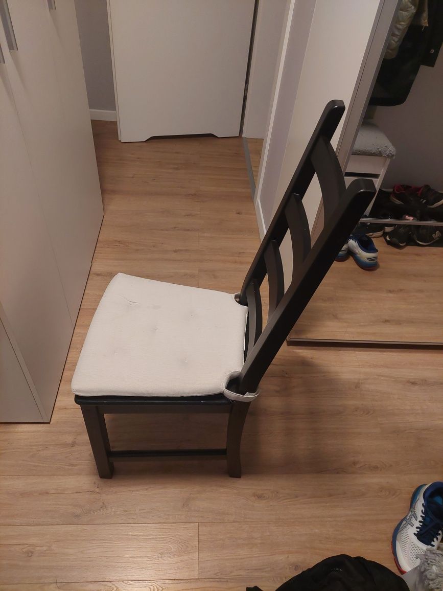 Stół plus 6 krzeseł czarne (ikea) .