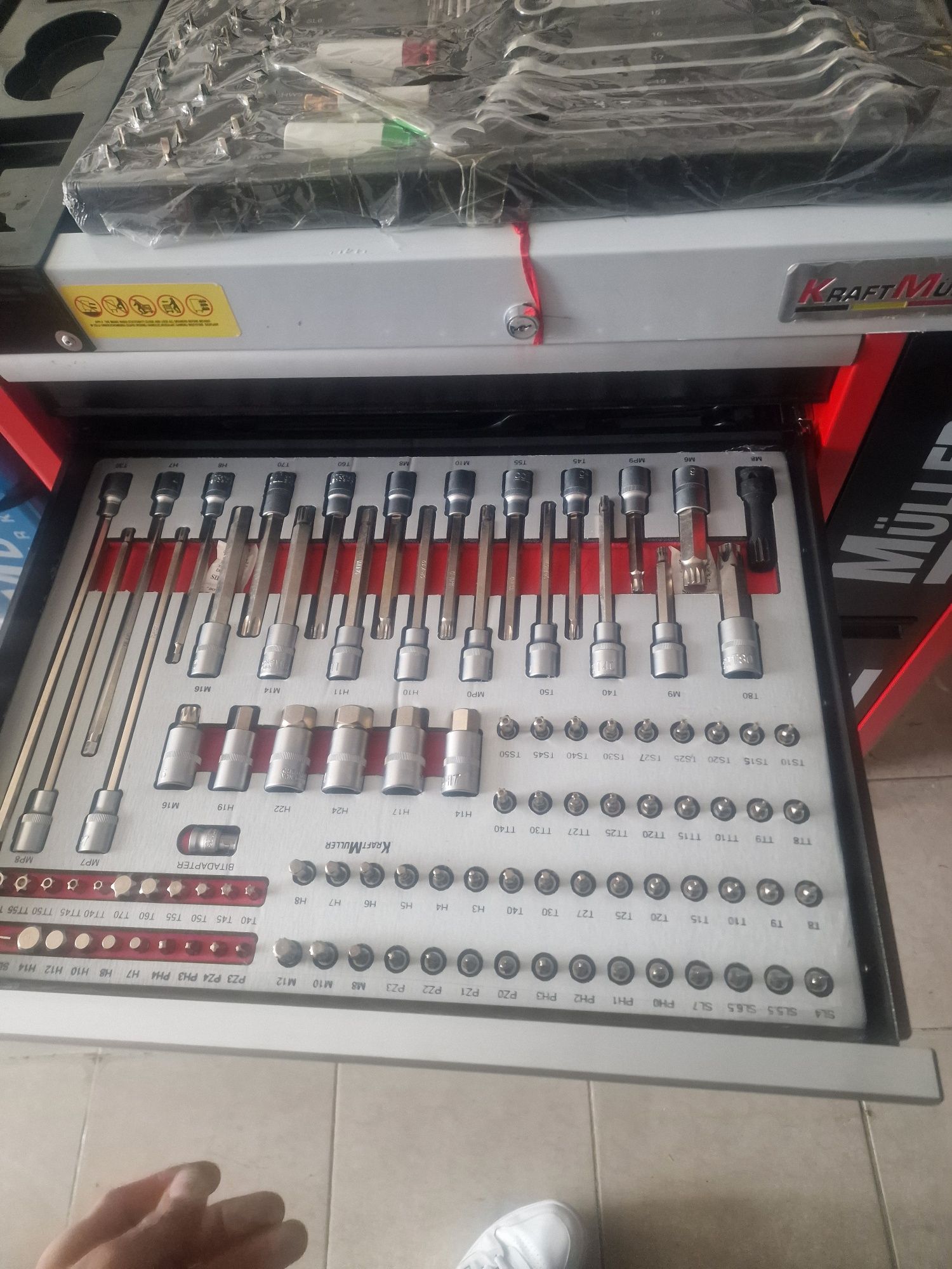 Carrinho de ferramenta de 8 gavetas 7 completas novo