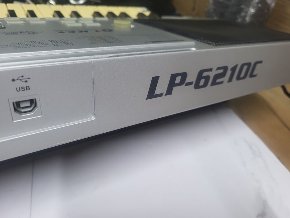 синтезатор Key 61.,гарно для навчання