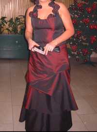 Elegancka suknia balowa z wiśniowej tafty
