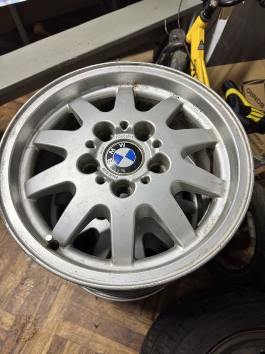 Диски BMW 28 стиль r15 в хорошому стані