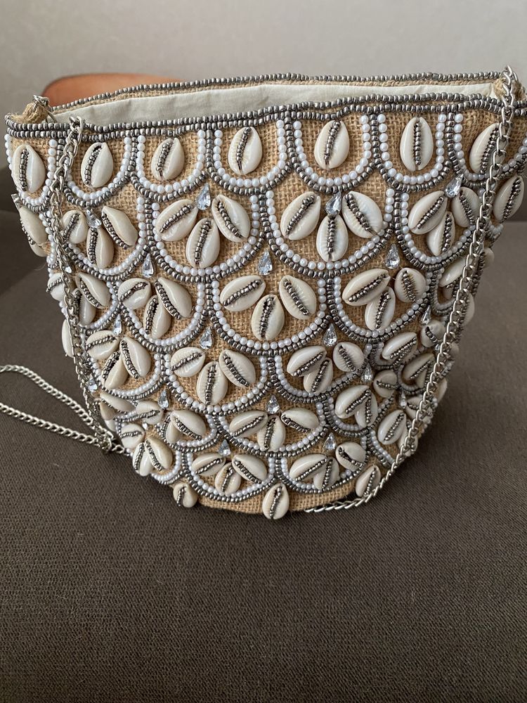 Сумка с ракушками Seashell Crossbody Basket Bag