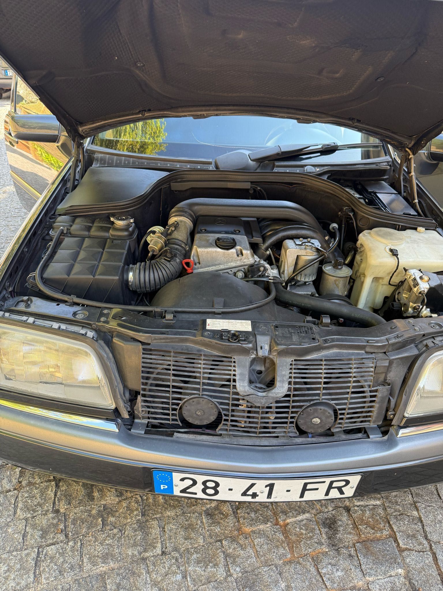 Mercedes-Benz 220