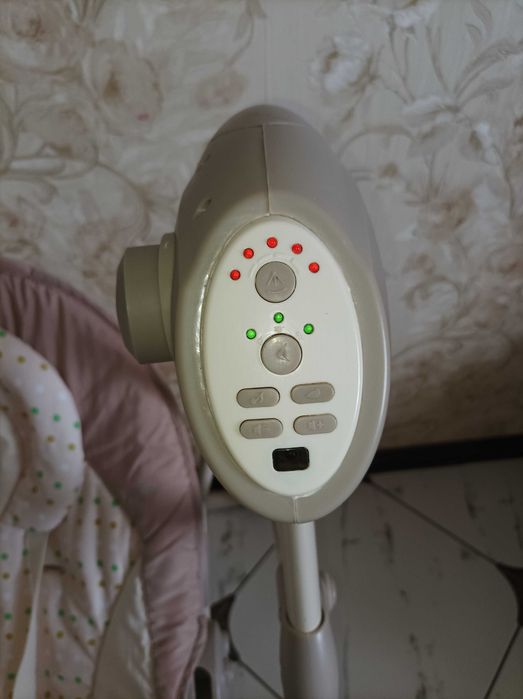 Продаються електро гойдалка для немовлят