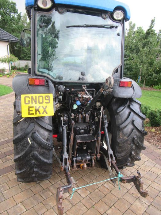 New Holland T4040F sadowniczy renault landini