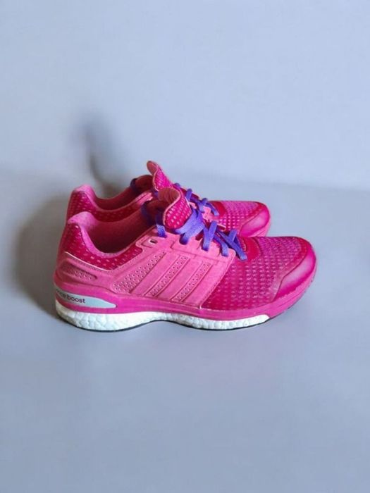 Жіночі кросівки оригінал легкі adidas 
p.38,5 устілка