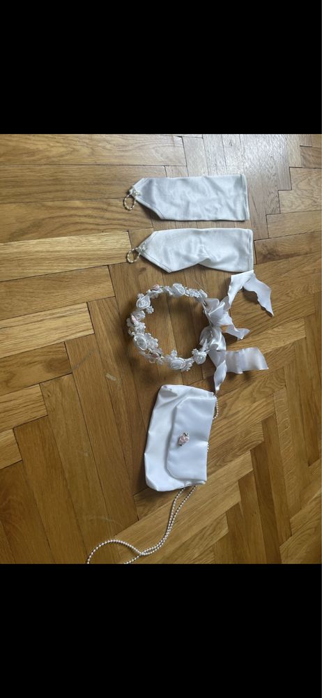 Sukienka suknia komunijna, wianek, rękawiczki, torebka, sweterek