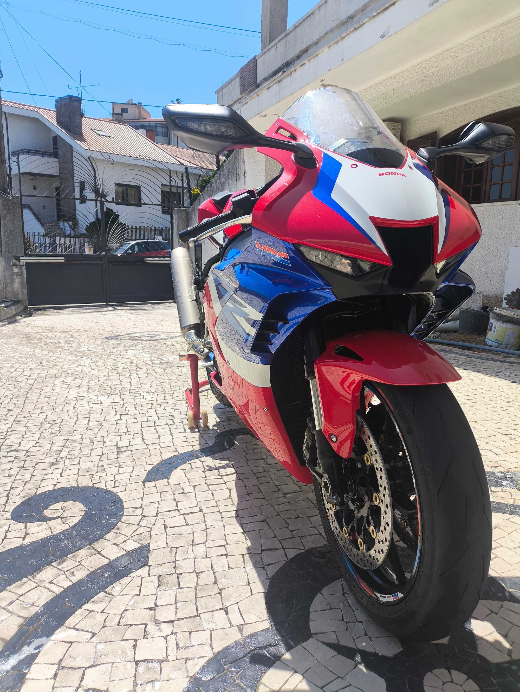 Honda CBR 1000rr-r