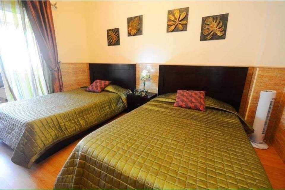 Moradia com piscina privada, 7 min. a pé da praia Armação de Pêra