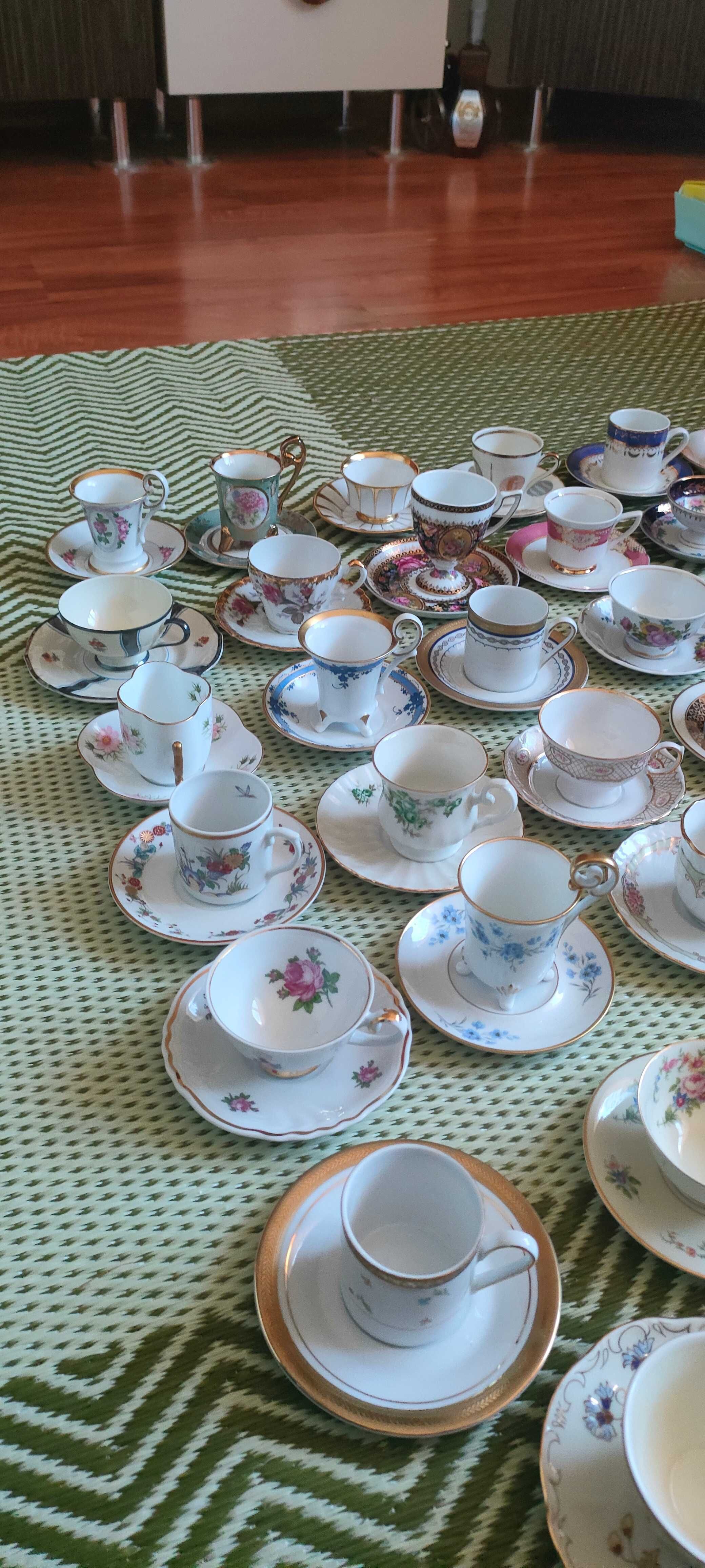 Sprzedam filiżanki z podstawką porcelana