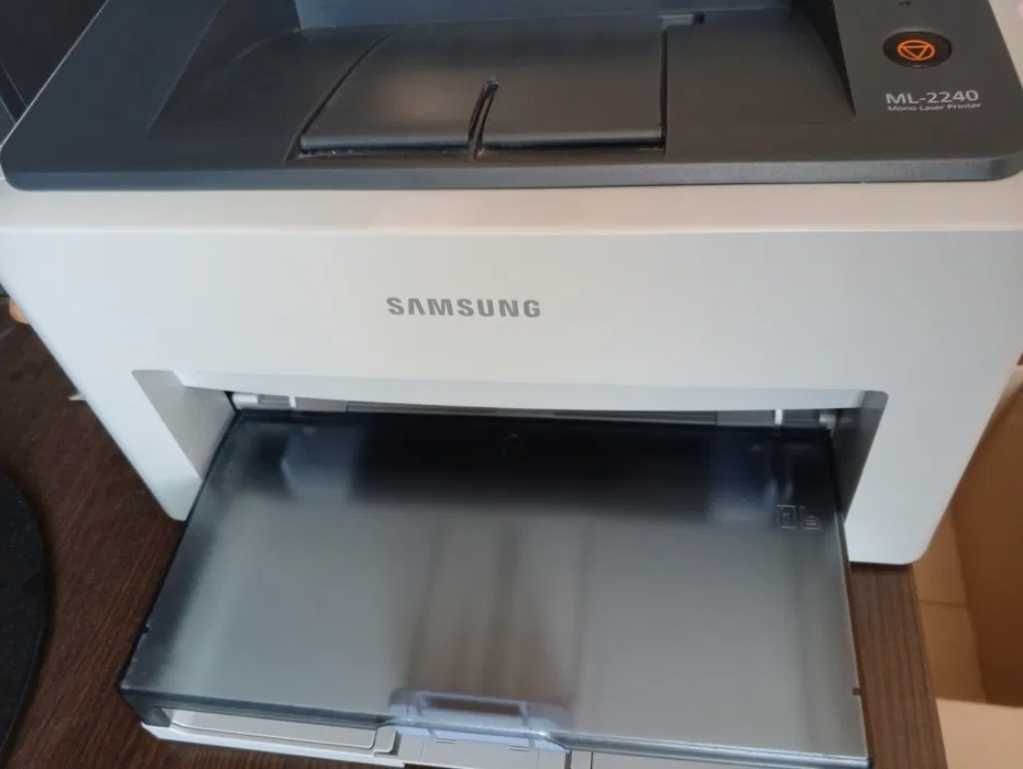 Лазерный монохромный принтер Samsung ML-2240 + новый картридж