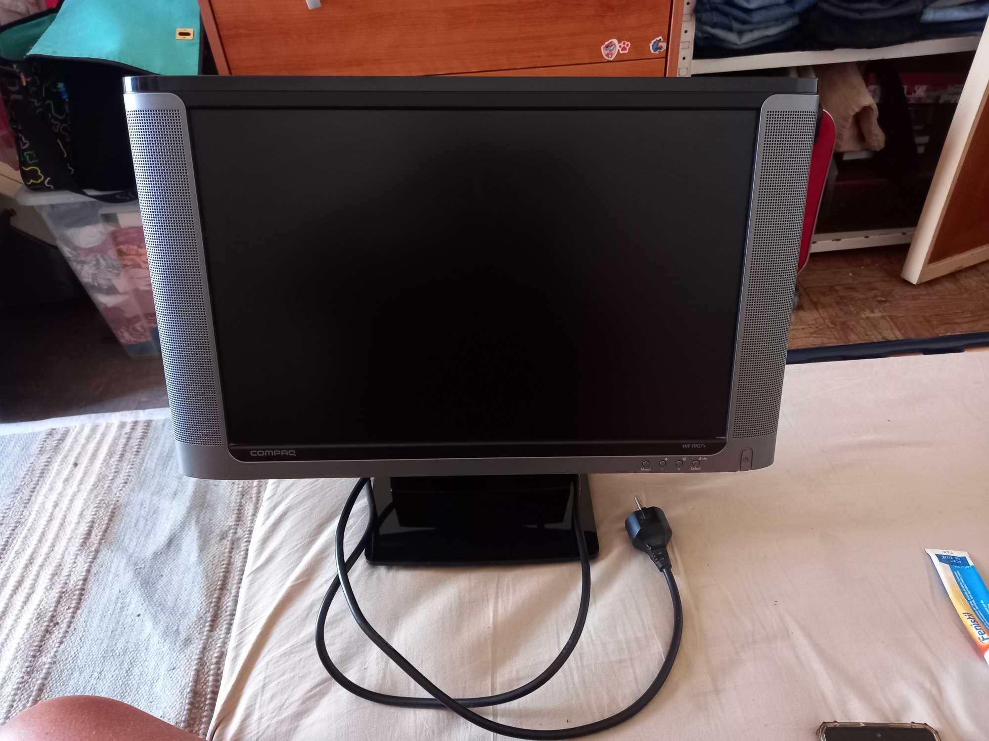 Monitor LCD widescreen Compaq deWF1907 19 polegadas
