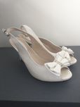 Buty 39 białe kokardki