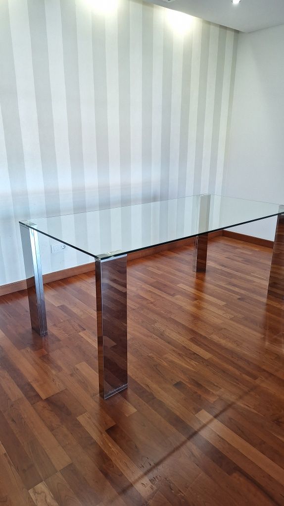 Mesa de Jantar em vidro