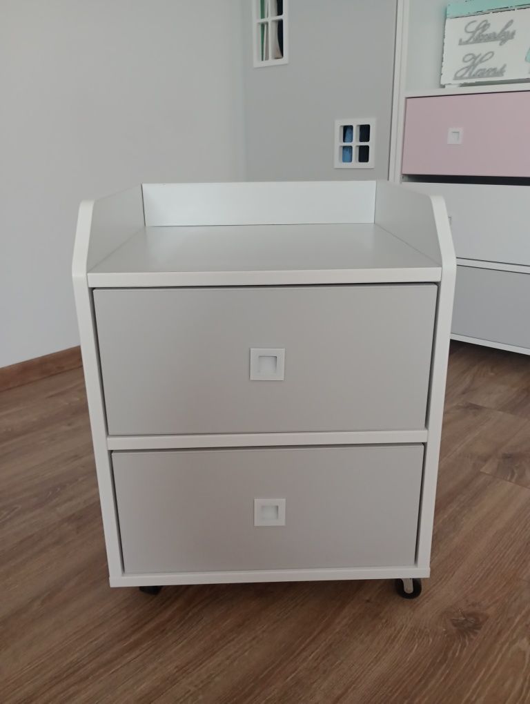Zestaw mebli Konsimo Mirum domki