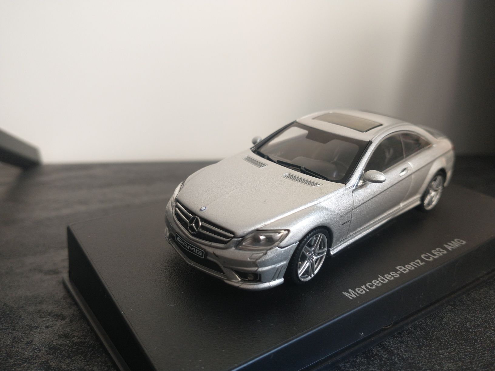 Mercedes CL 63 AMG Auto art 1:43