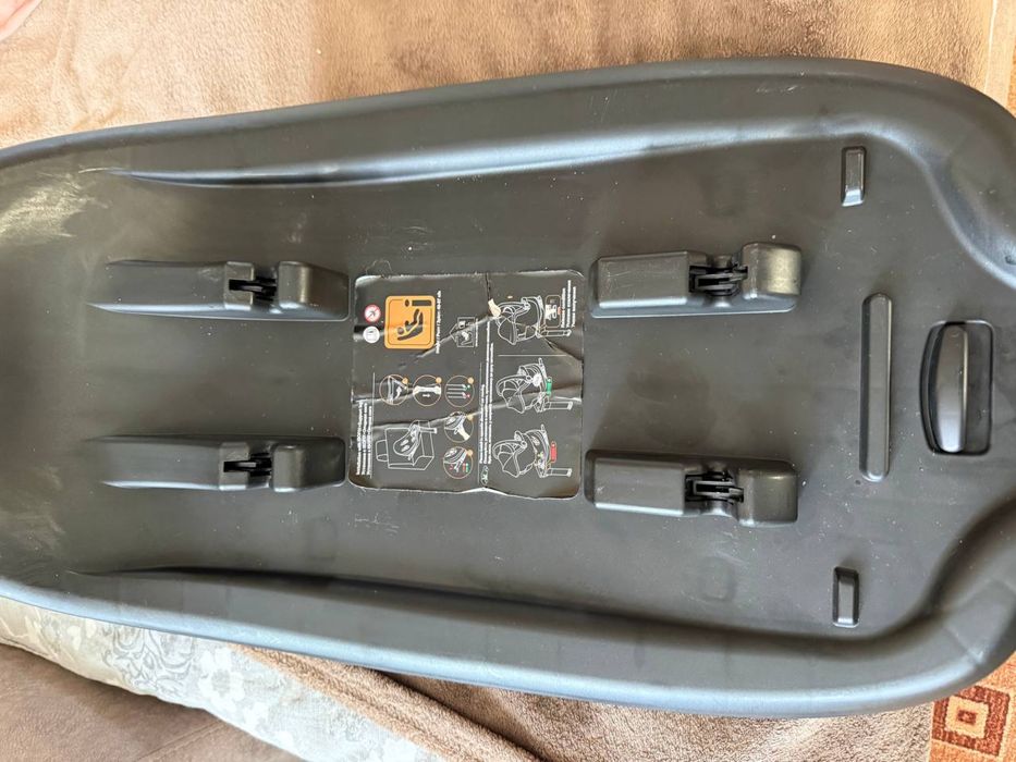 Дитяче автокрісло з базою carello ammonite