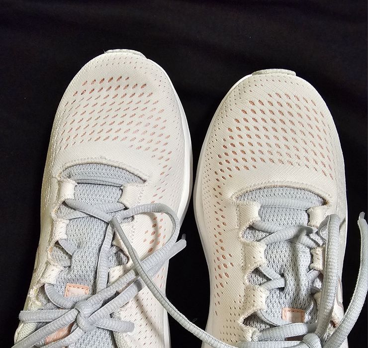 Кросівки Under Urmor, не вдягала.