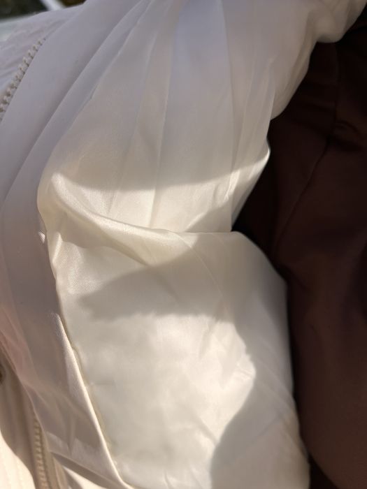 Зимова куртка новенька